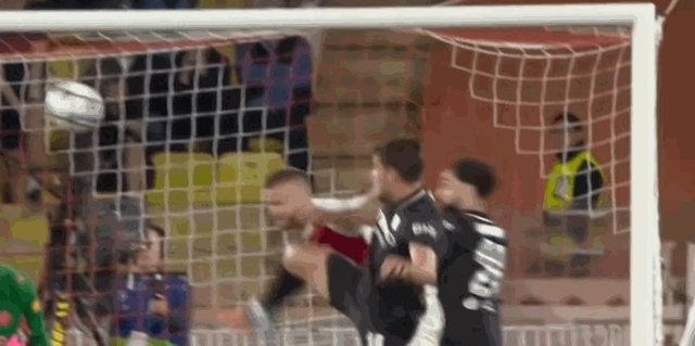 1759357258752002475.gif 点球.gif